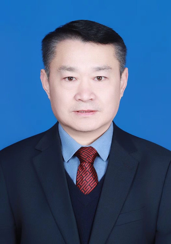 范县第一中学党总支书记 李建设