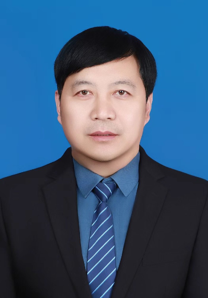 范县第一中学党总支委员 副校长邢玉川